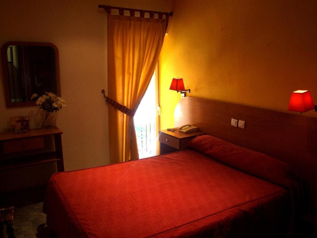 ארנחואז Hostal Santa Marta מראה חיצוני תמונה
